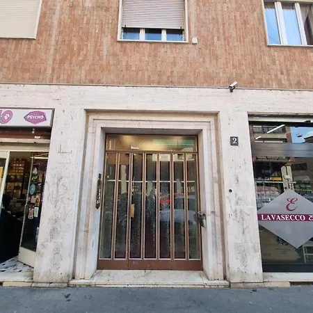 Apartamento Spazioso Con Terrazzo Navigli , Bocconi Milán