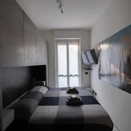 Spazioso Con Terrazzo Navigli , Bocconi Appartamento *